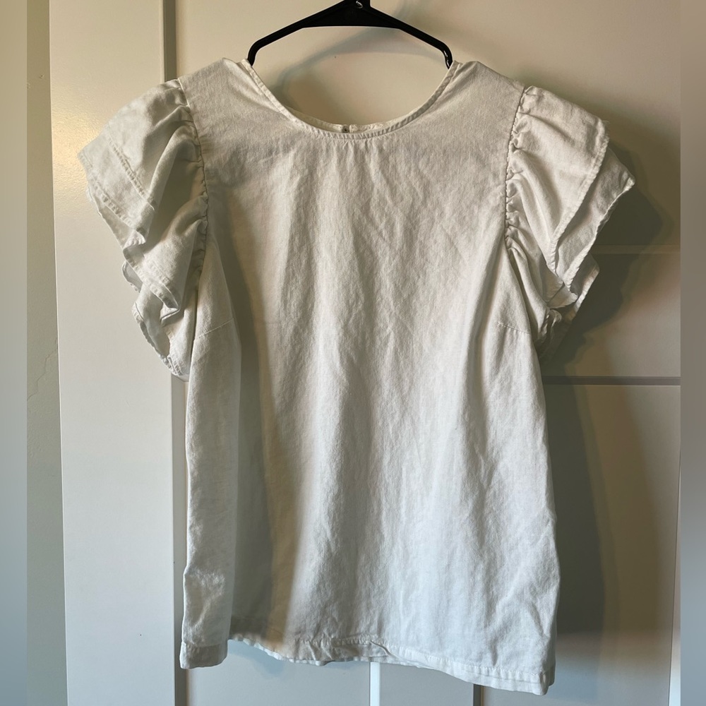 Cute flutter sleeve top!